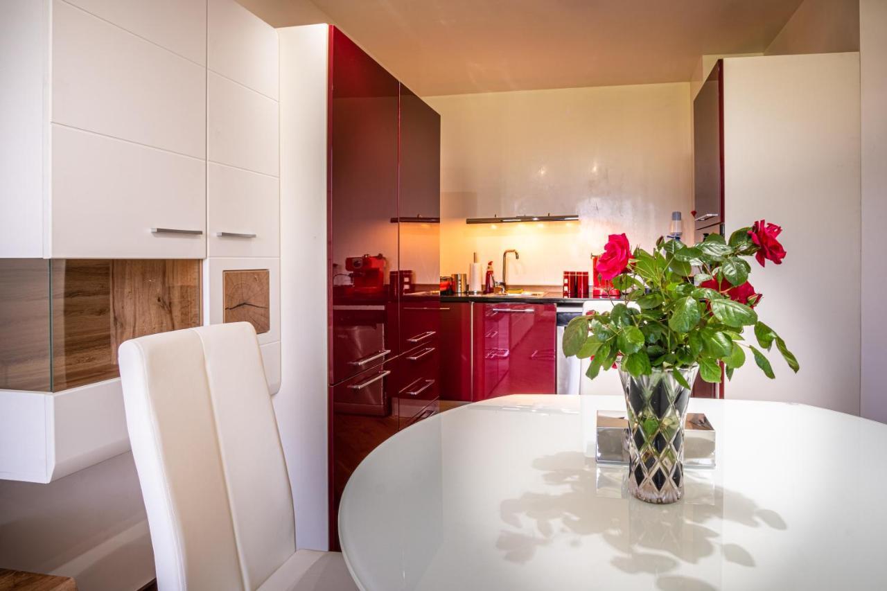 Luxury Apartment In Building K55 With Free Garage Βάρνα Εξωτερικό φωτογραφία