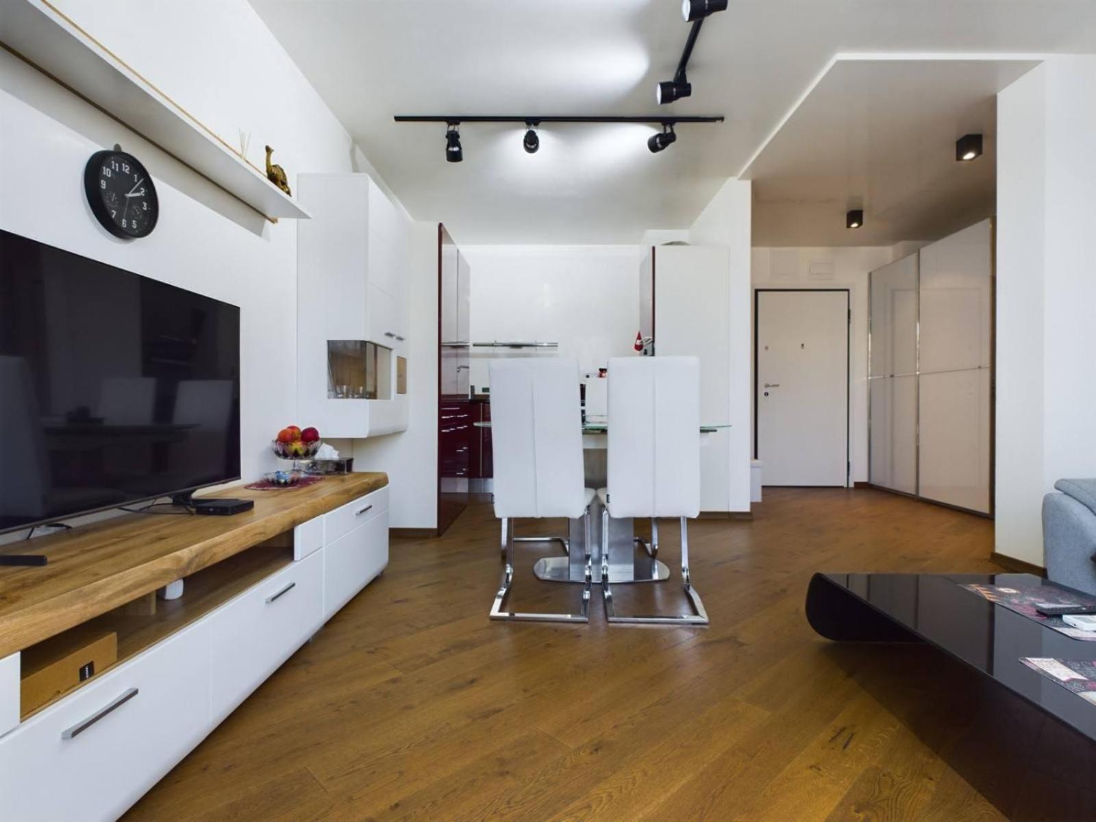 Luxury Apartment In Building K55 With Free Garage Βάρνα Εξωτερικό φωτογραφία